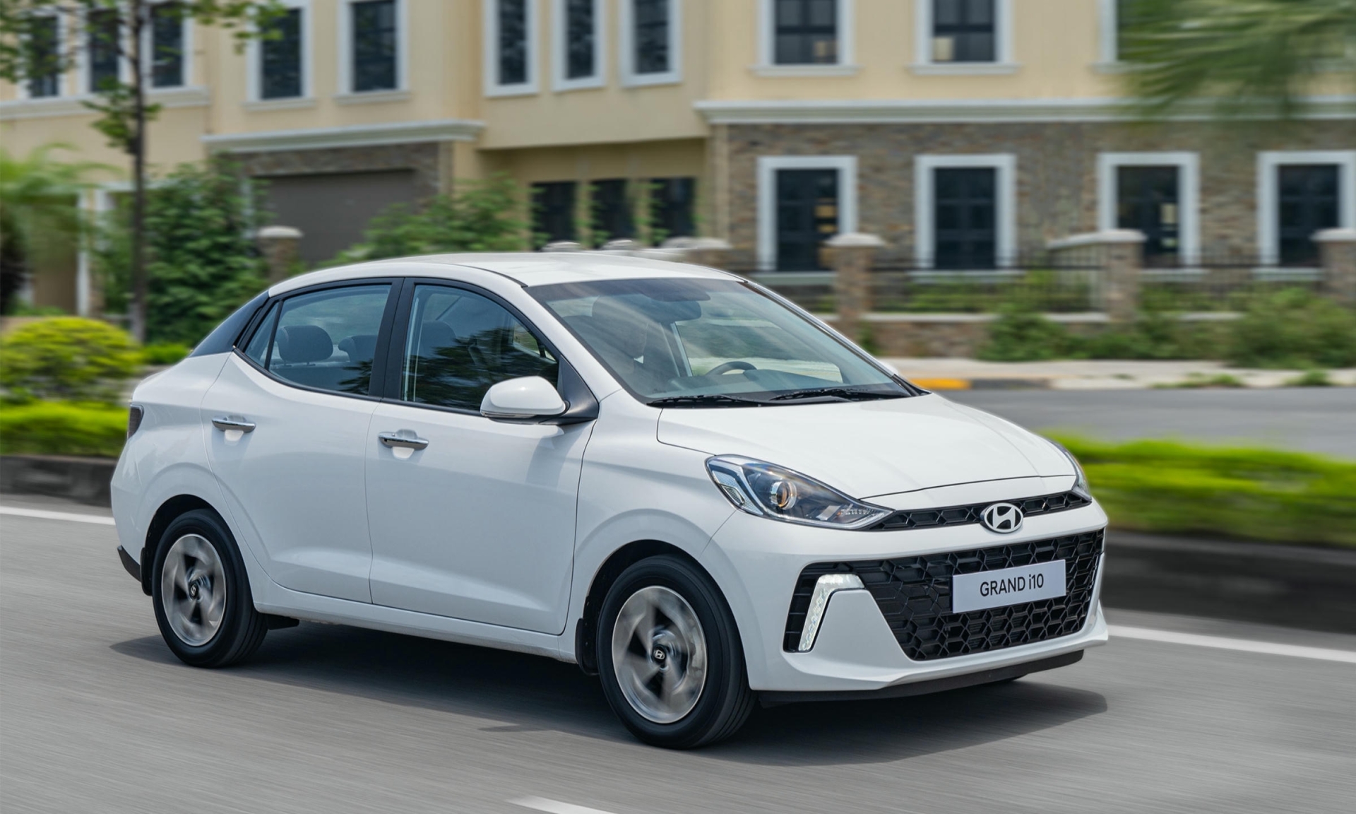 Hyundai Grand i10 mẫu xe đô thị kinh tế dễ tiếp cận