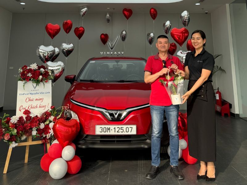 Lễ b&agrave;n giao xe 