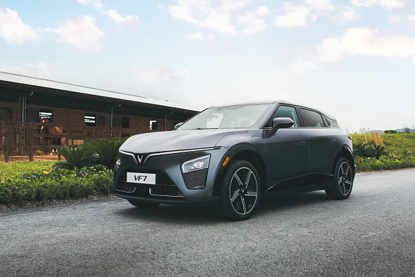 VinFast VF 7 mẫu SUV điện thể thao đầy c&aacute; t&iacute;nh 