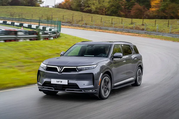 VinFast VF 7 mãu xe SUV 7 chỗ đáng giá nhất trong phân khúc